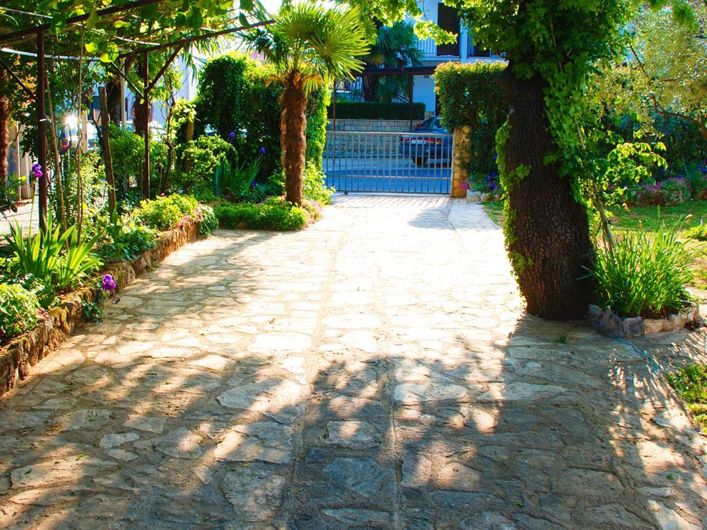 Nada Apartments Porec Exterior photo